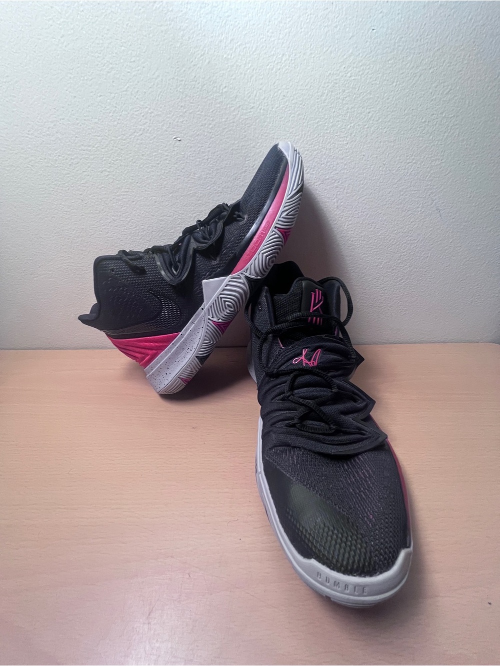 Nike Kyrie 5 Bred University Black Red Men’s Shoes Size 8.5 - AO2919-600